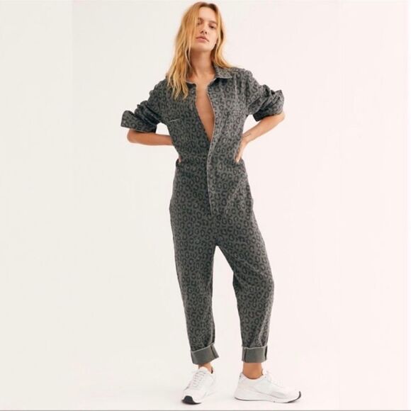 One Teaspoon leopard print denim boilersuit
 Oversized cropped sold at ASOS - Picture 3 of 15